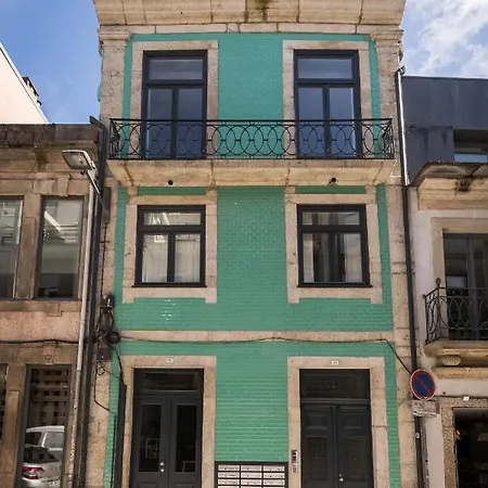 Swimming Pool House Apartment